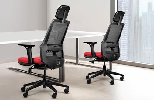 Common Office Seating Mistakes That Cause Chronic Back Problems